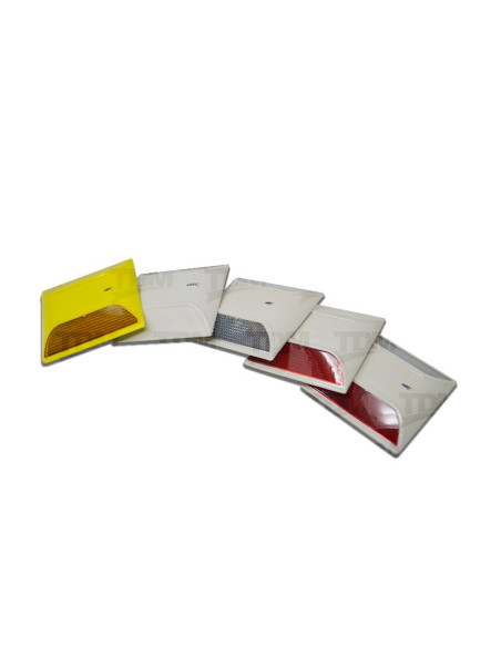 Tachas Reflectivas según ASTMD4280